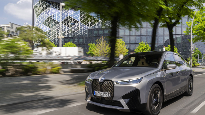 A BMW több mint kétszeresére emelte tisztán elektromos autói eladását