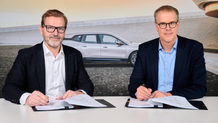 Az otthoni járműtöltés kiépítésében működik együtt a BMW és az E.ON